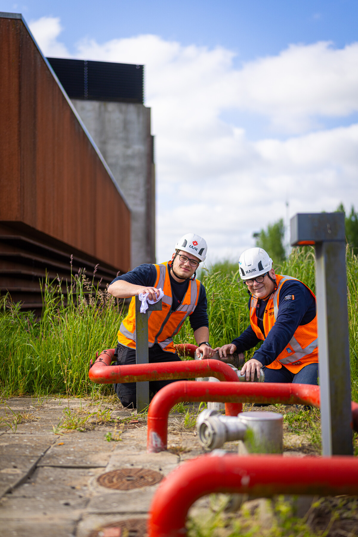 We doen het samen of we doen het niet - vader en zoon aan het werk als hoofdmonteurs bij Strukton